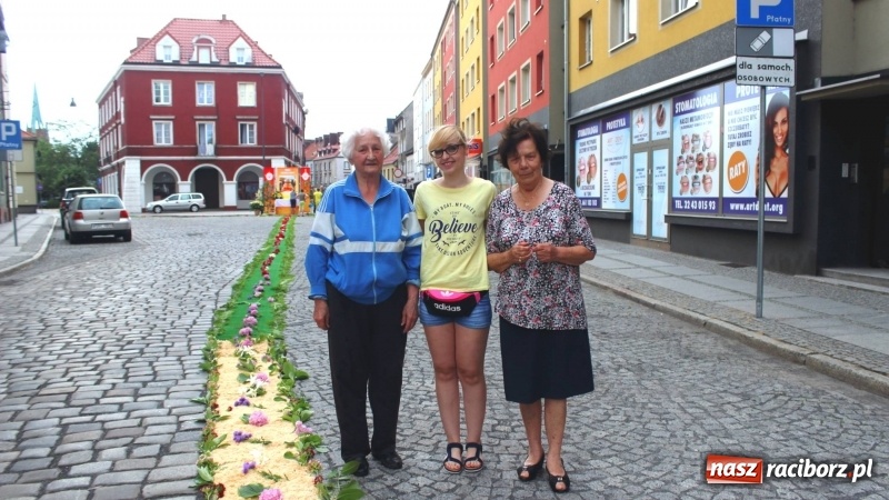 Zdjęcie w galerii na portalu naszraciborz.pl: Cisi bohaterowie z parafii miejskiej  wiadomości z regionu