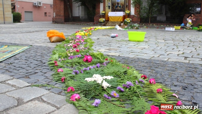 Zdjęcie w galerii na portalu naszraciborz.pl: Cisi bohaterowie z parafii miejskiej  wiadomości z regionu