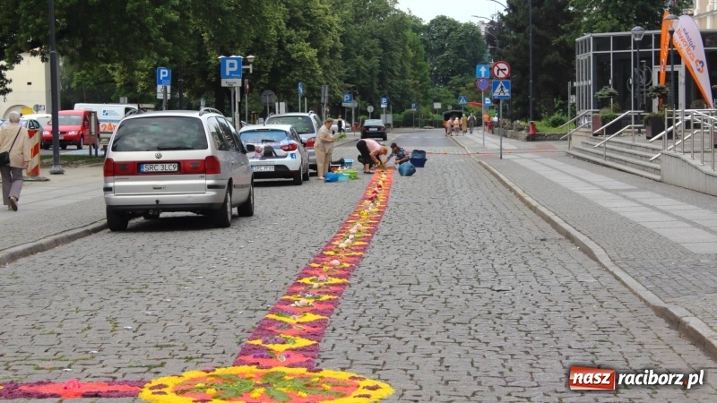 Zdjęcie w galerii na portalu naszraciborz.pl: Cisi bohaterowie z parafii miejskiej  wiadomości z regionu