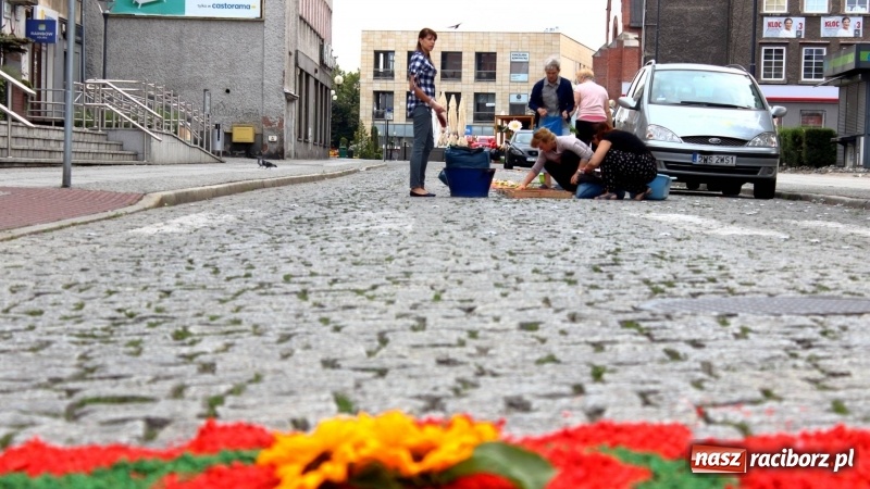 Zdjęcie w galerii na portalu naszraciborz.pl: Cisi bohaterowie z parafii miejskiej  wiadomości z regionu