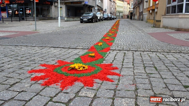 Zdjęcie w galerii na portalu naszraciborz.pl: Cisi bohaterowie z parafii miejskiej  wiadomości z regionu