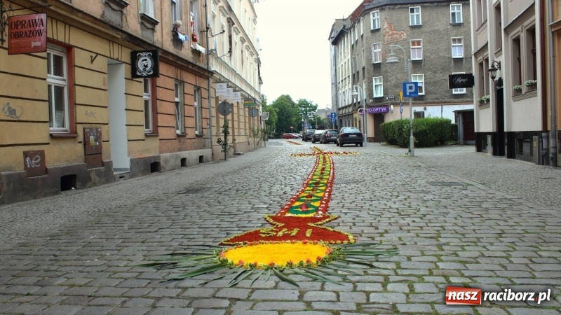 Zdjęcie w galerii na portalu naszraciborz.pl: Cisi bohaterowie z parafii miejskiej  wiadomości z regionu