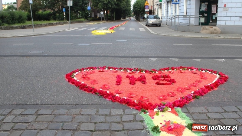 Zdjęcie w galerii na portalu naszraciborz.pl: Cisi bohaterowie z parafii miejskiej  wiadomości z regionu