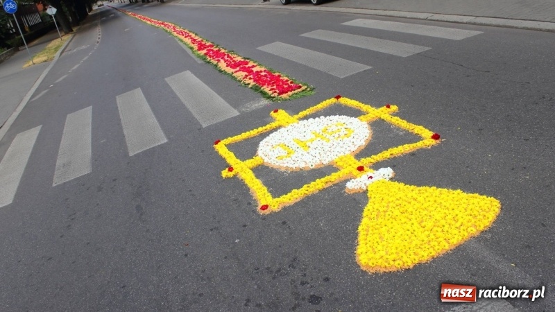 Zdjęcie w galerii na portalu naszraciborz.pl: Cisi bohaterowie z parafii miejskiej  wiadomości z regionu