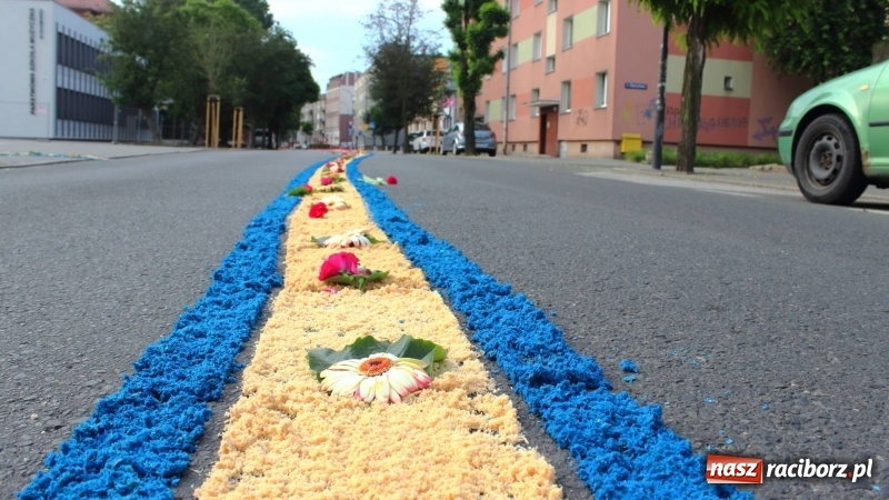 Zdjęcie w galerii na portalu naszraciborz.pl: Cisi bohaterowie z parafii miejskiej  wiadomości z regionu
