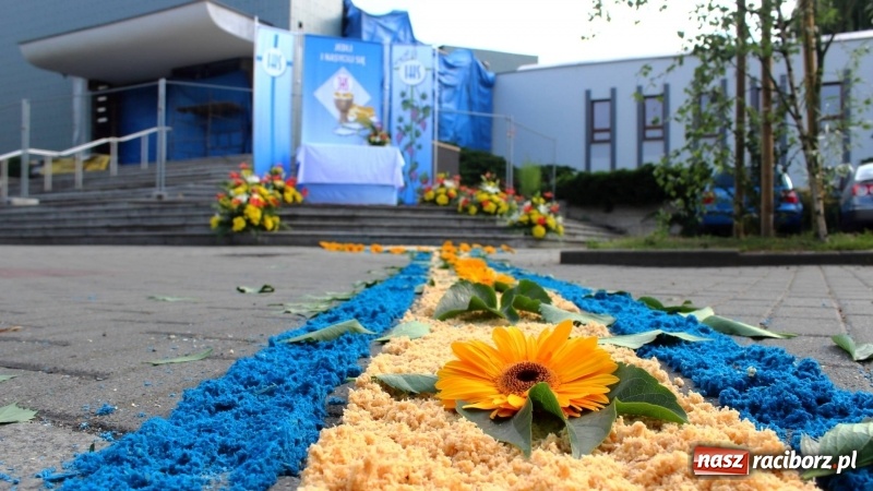 Zdjęcie w galerii na portalu naszraciborz.pl: Cisi bohaterowie z parafii miejskiej  wiadomości z regionu