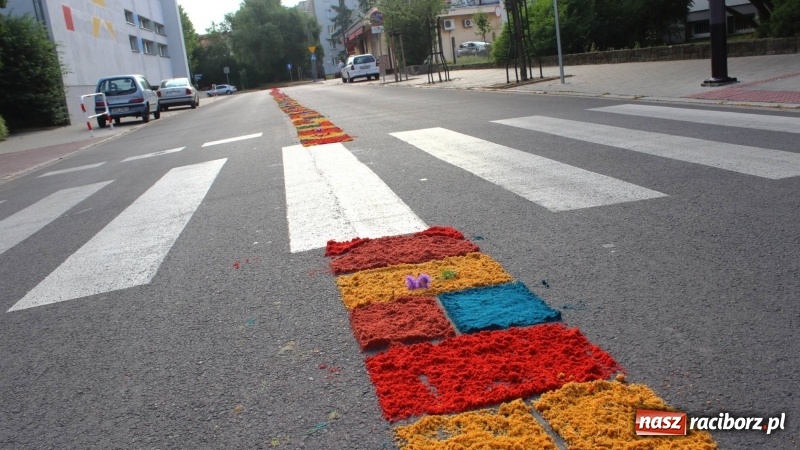 Zdjęcie w galerii na portalu naszraciborz.pl: Cisi bohaterowie z parafii miejskiej  wiadomości z regionu