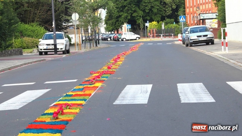 Zdjęcie w galerii na portalu naszraciborz.pl: Cisi bohaterowie z parafii miejskiej  wiadomości z regionu