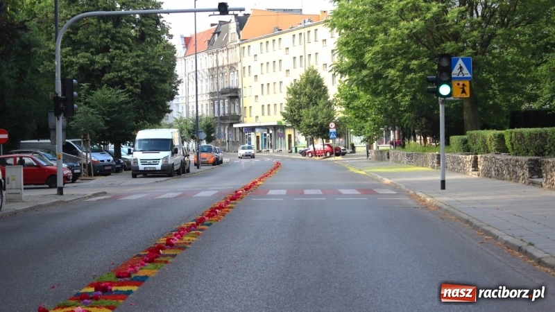 Zdjęcie w galerii na portalu naszraciborz.pl: Cisi bohaterowie z parafii miejskiej  wiadomości z regionu
