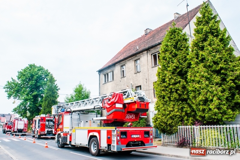 Zdjęcie w galerii na portalu naszraciborz.pl: Pożar pustostanu na Mariańskiej [FOTO] wiadomości z regionu