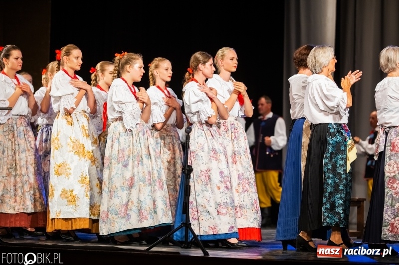 Zdjęcie w galerii na portalu naszraciborz.pl: Jubileuszowy koncert z okazji 65-lecia ZPiT Strzecha wiadomości z regionu