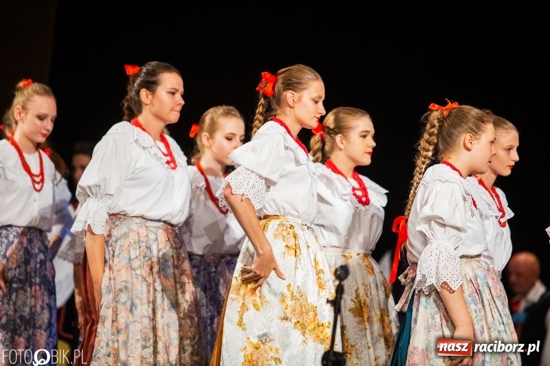 Zdjęcie w galerii na portalu naszraciborz.pl: Jubileuszowy koncert z okazji 65-lecia ZPiT Strzecha wiadomości z regionu