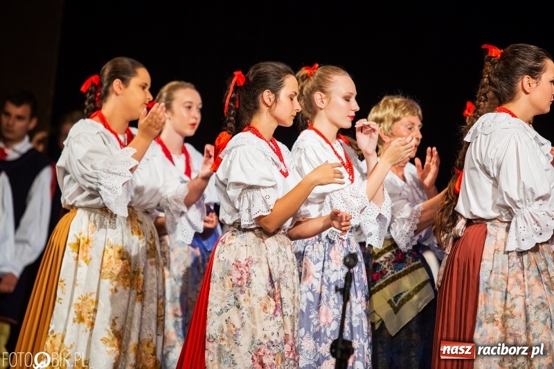 Zdjęcie w galerii na portalu naszraciborz.pl: Jubileuszowy koncert z okazji 65-lecia ZPiT Strzecha wiadomości z regionu