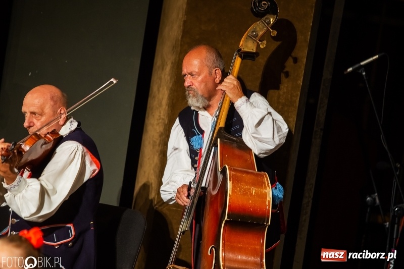 Zdjęcie w galerii na portalu naszraciborz.pl: Jubileuszowy koncert z okazji 65-lecia ZPiT Strzecha wiadomości z regionu