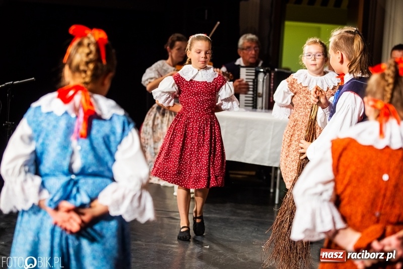 Zdjęcie w galerii na portalu naszraciborz.pl: Jubileuszowy koncert z okazji 65-lecia ZPiT Strzecha wiadomości z regionu
