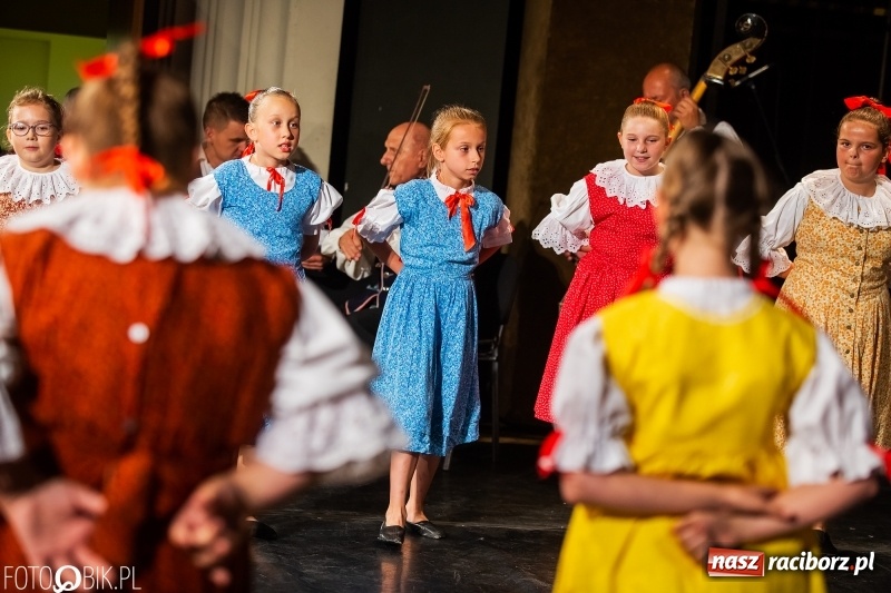 Zdjęcie w galerii na portalu naszraciborz.pl: Jubileuszowy koncert z okazji 65-lecia ZPiT Strzecha wiadomości z regionu