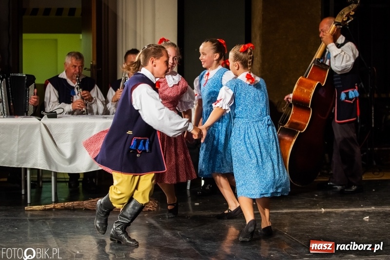 Zdjęcie w galerii na portalu naszraciborz.pl: Jubileuszowy koncert z okazji 65-lecia ZPiT Strzecha wiadomości z regionu