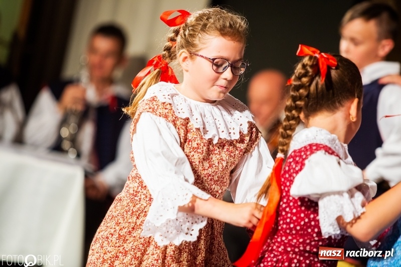 Zdjęcie w galerii na portalu naszraciborz.pl: Jubileuszowy koncert z okazji 65-lecia ZPiT Strzecha wiadomości z regionu