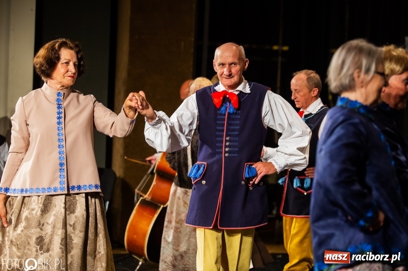 Zdjęcie w galerii na portalu naszraciborz.pl: Jubileuszowy koncert z okazji 65-lecia ZPiT Strzecha wiadomości z regionu