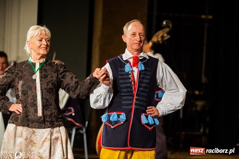 Zdjęcie w galerii na portalu naszraciborz.pl: Jubileuszowy koncert z okazji 65-lecia ZPiT Strzecha wiadomości z regionu