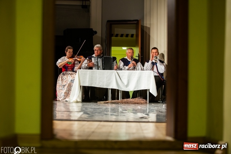 Zdjęcie w galerii na portalu naszraciborz.pl: Jubileuszowy koncert z okazji 65-lecia ZPiT Strzecha wiadomości z regionu