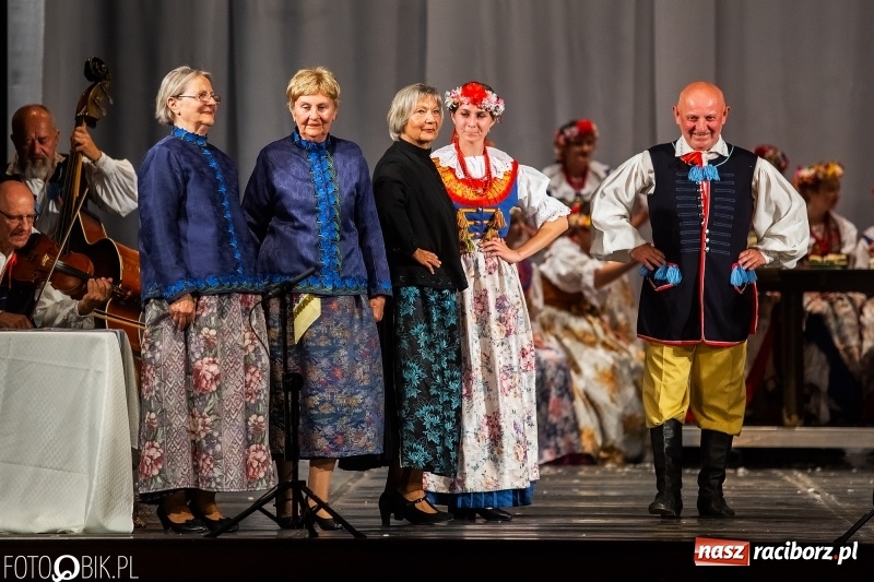 Zdjęcie w galerii na portalu naszraciborz.pl: Jubileuszowy koncert z okazji 65-lecia ZPiT Strzecha wiadomości z regionu