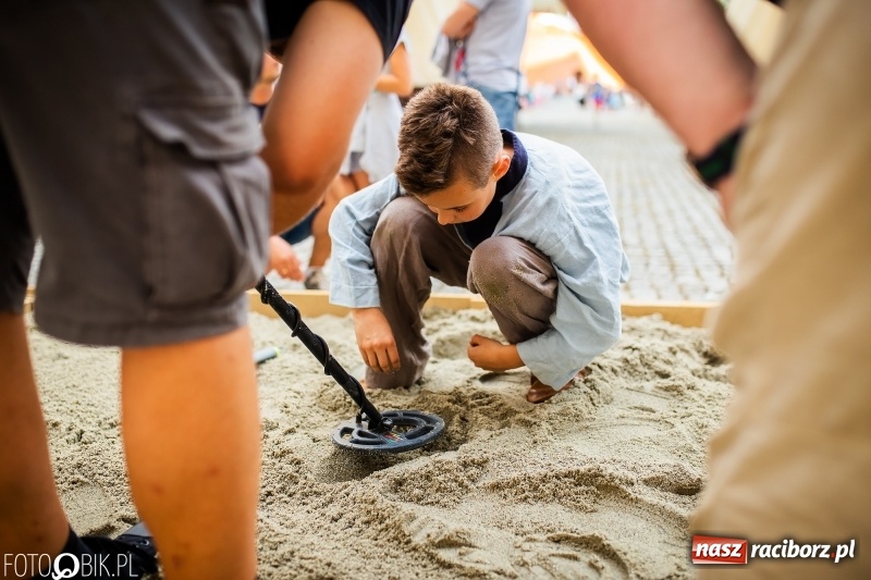 Zdjęcie w galerii na portalu naszraciborz.pl: VIII Zamkowa Noc z Duchami na Zamku Piastowskim  wiadomości z regionu