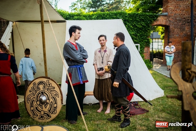 Zdjęcie w galerii na portalu naszraciborz.pl: VIII Zamkowa Noc z Duchami na Zamku Piastowskim  wiadomości z regionu