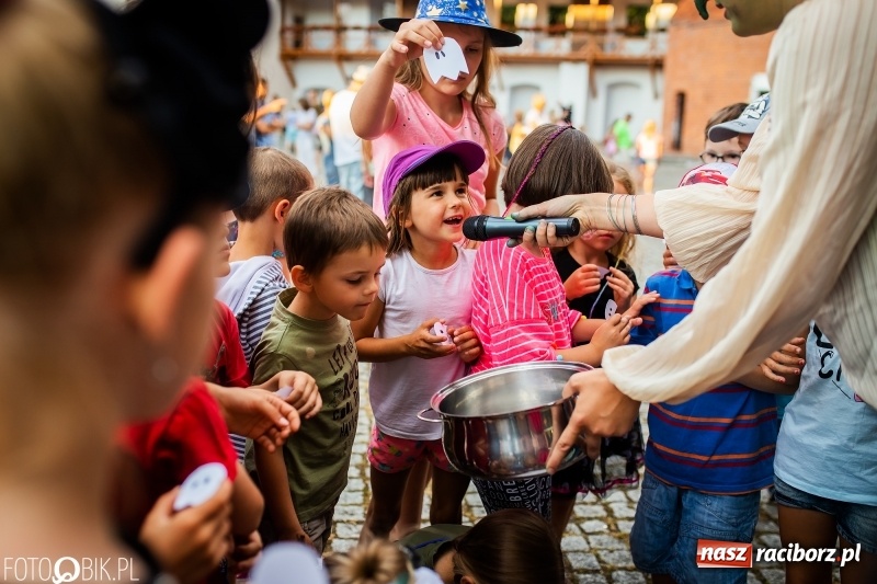 Zdjęcie w galerii na portalu naszraciborz.pl: VIII Zamkowa Noc z Duchami na Zamku Piastowskim  wiadomości z regionu