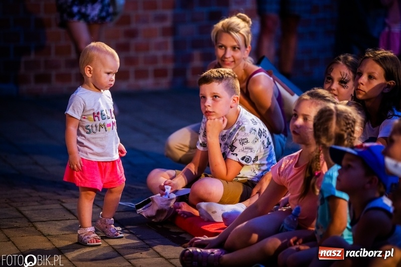 Zdjęcie w galerii na portalu naszraciborz.pl: VIII Zamkowa Noc z Duchami na Zamku Piastowskim  wiadomości z regionu