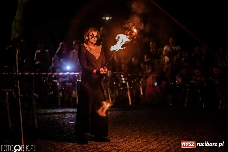 Zdjęcie w galerii na portalu naszraciborz.pl: VIII Zamkowa Noc z Duchami na Zamku Piastowskim  wiadomości z regionu