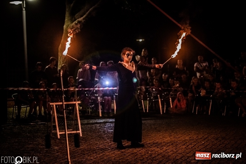 Zdjęcie w galerii na portalu naszraciborz.pl: VIII Zamkowa Noc z Duchami na Zamku Piastowskim  wiadomości z regionu