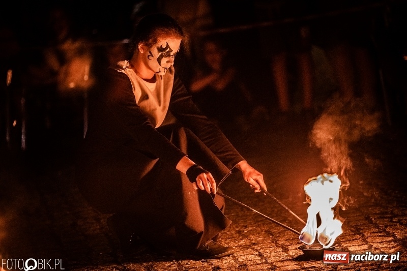 Zdjęcie w galerii na portalu naszraciborz.pl: VIII Zamkowa Noc z Duchami na Zamku Piastowskim  wiadomości z regionu