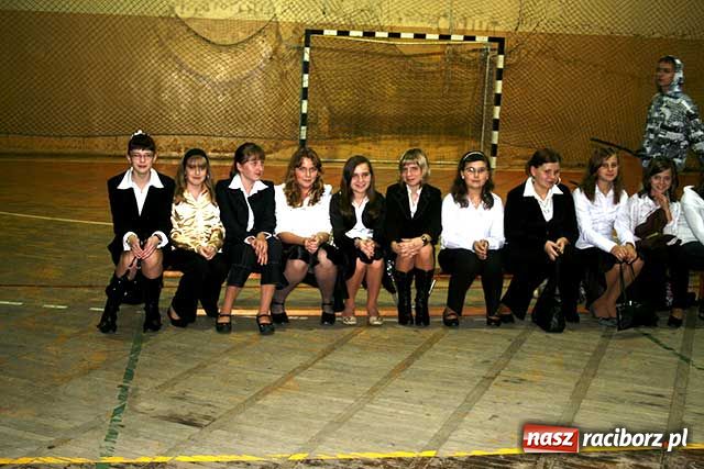 Zdjęcie w galerii na portalu naszraciborz.pl: Ślubowanie gimnazjalistów wiadomości z regionu
