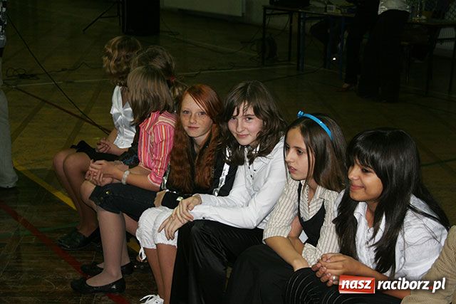 Zdjęcie w galerii na portalu naszraciborz.pl: Ślubowanie gimnazjalistów wiadomości z regionu