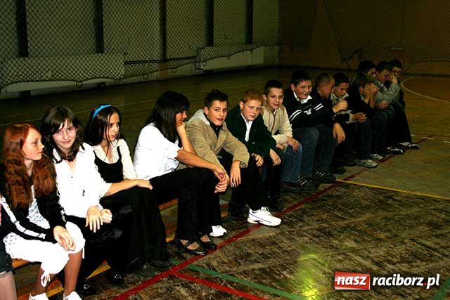 Zdjęcie w galerii na portalu naszraciborz.pl: Ślubowanie gimnazjalistów wiadomości z regionu