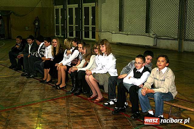 Zdjęcie w galerii na portalu naszraciborz.pl: Ślubowanie gimnazjalistów wiadomości z regionu