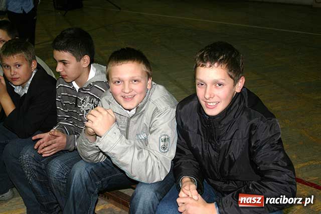 Zdjęcie w galerii na portalu naszraciborz.pl: Ślubowanie gimnazjalistów wiadomości z regionu