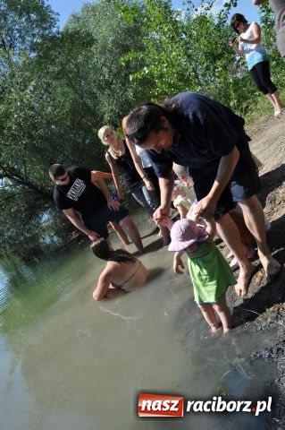 Zdjęcie w galerii na portalu naszraciborz.pl: Ekologiczne moczenie nóg wiadomości z regionu