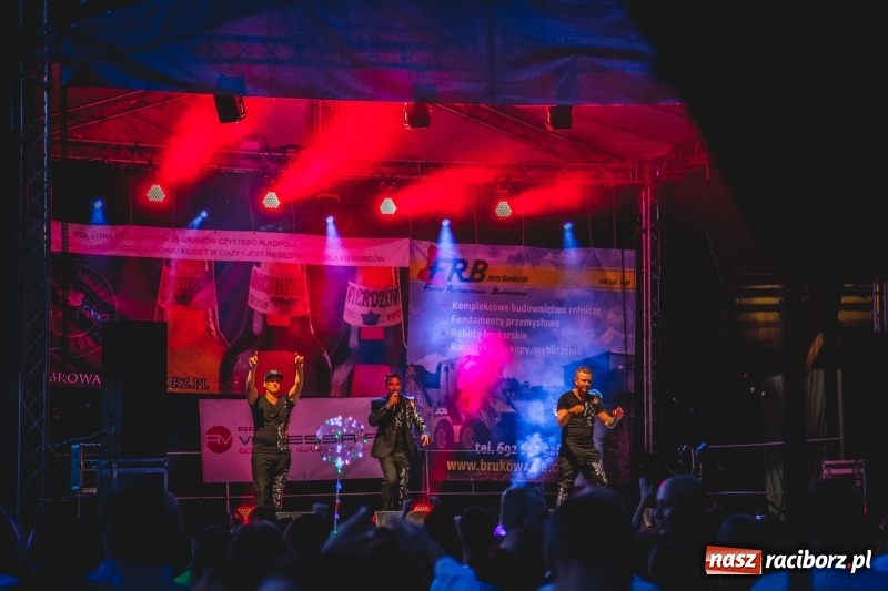 Zdjęcie w galerii na portalu naszraciborz.pl: Aquabrax Szymocice falował w rytmach disco polo [FOTO i WIDEO] wiadomości z regionu