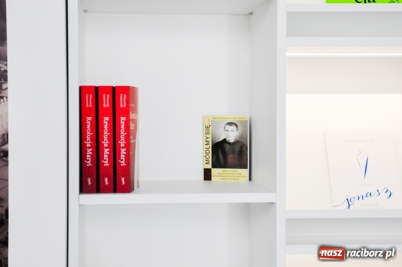 Zdjęcie w galerii na portalu naszraciborz.pl: Nie samym chlebem żyje człowiek. Eko-Okna otworzyły w Raciborzu księgarnio-kawiarnię [FOTO i WIDEO] wiadomości z regionu