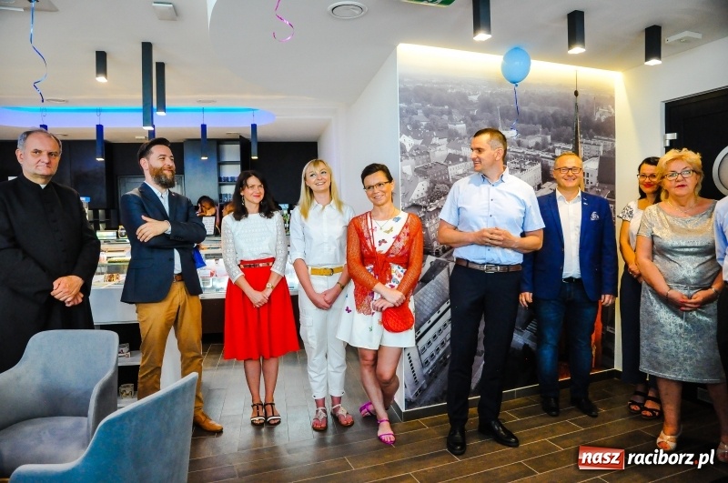 Zdjęcie w galerii na portalu naszraciborz.pl: Nie samym chlebem żyje człowiek. Eko-Okna otworzyły w Raciborzu księgarnio-kawiarnię [FOTO i WIDEO] wiadomości z regionu