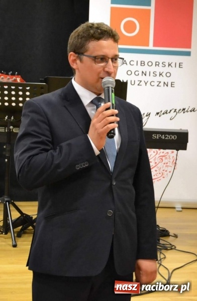 Zdjęcie w galerii na portalu naszraciborz.pl: Muzyczne zakończenie roku szkolnego na Zamku Piastowskim wiadomości z regionu