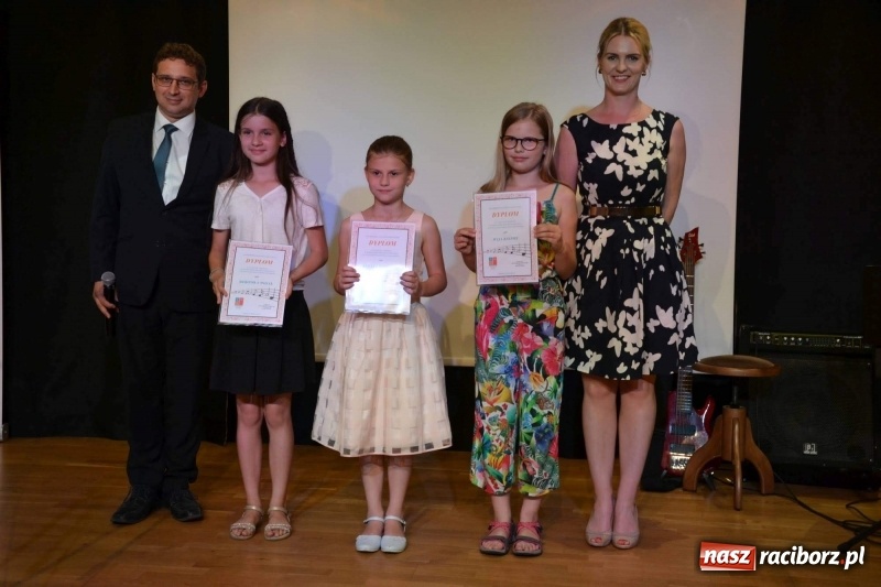 Zdjęcie w galerii na portalu naszraciborz.pl: Muzyczne zakończenie roku szkolnego na Zamku Piastowskim wiadomości z regionu