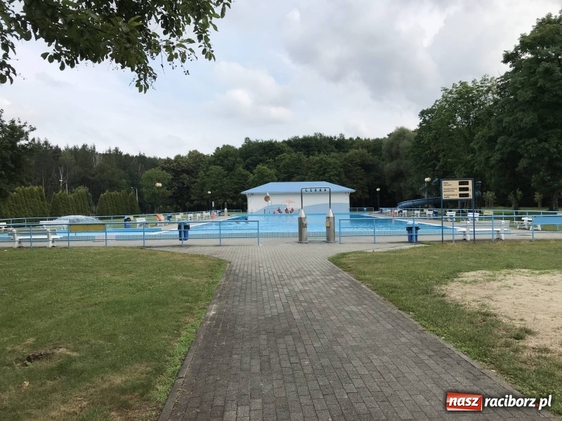 Zdjęcie w galerii na portalu naszraciborz.pl: Basen pod Oborą już otwarty. Jakie ceny biletów?  wiadomości z regionu