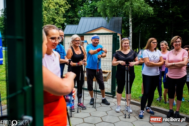 Zdjęcie w galerii na portalu naszraciborz.pl: Rozpoczęcie sezonu Nordic Walking w Tworkowie wiadomości z regionu