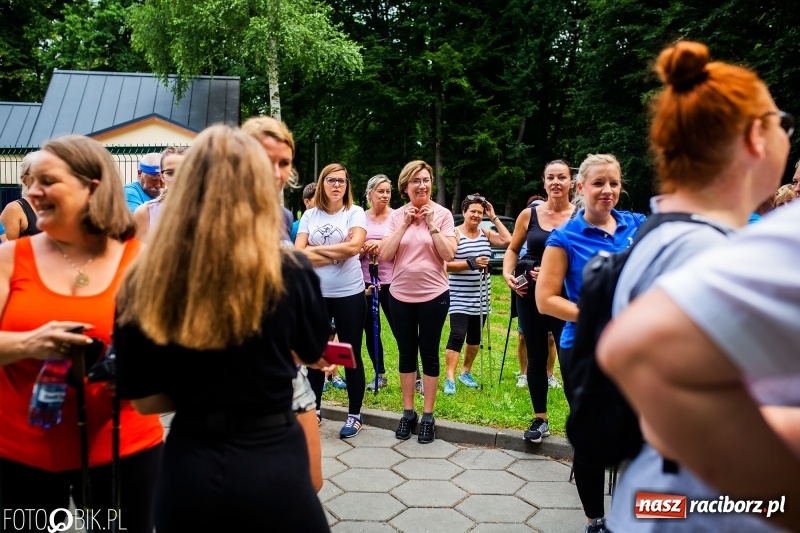 Zdjęcie w galerii na portalu naszraciborz.pl: Rozpoczęcie sezonu Nordic Walking w Tworkowie wiadomości z regionu