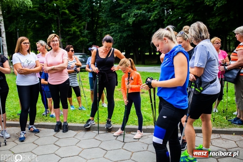 Zdjęcie w galerii na portalu naszraciborz.pl: Rozpoczęcie sezonu Nordic Walking w Tworkowie wiadomości z regionu