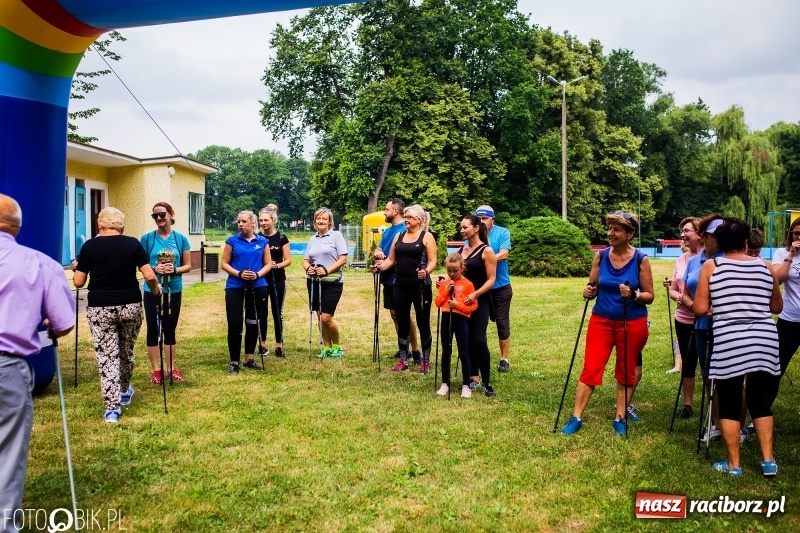 Zdjęcie w galerii na portalu naszraciborz.pl: Rozpoczęcie sezonu Nordic Walking w Tworkowie wiadomości z regionu