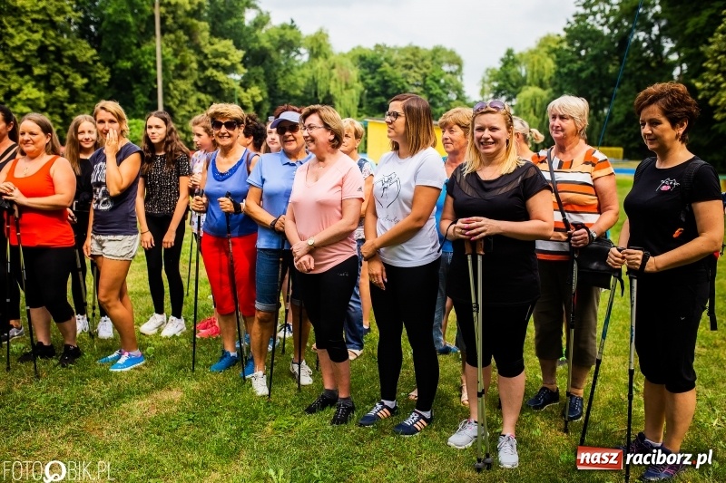 Zdjęcie w galerii na portalu naszraciborz.pl: Rozpoczęcie sezonu Nordic Walking w Tworkowie wiadomości z regionu